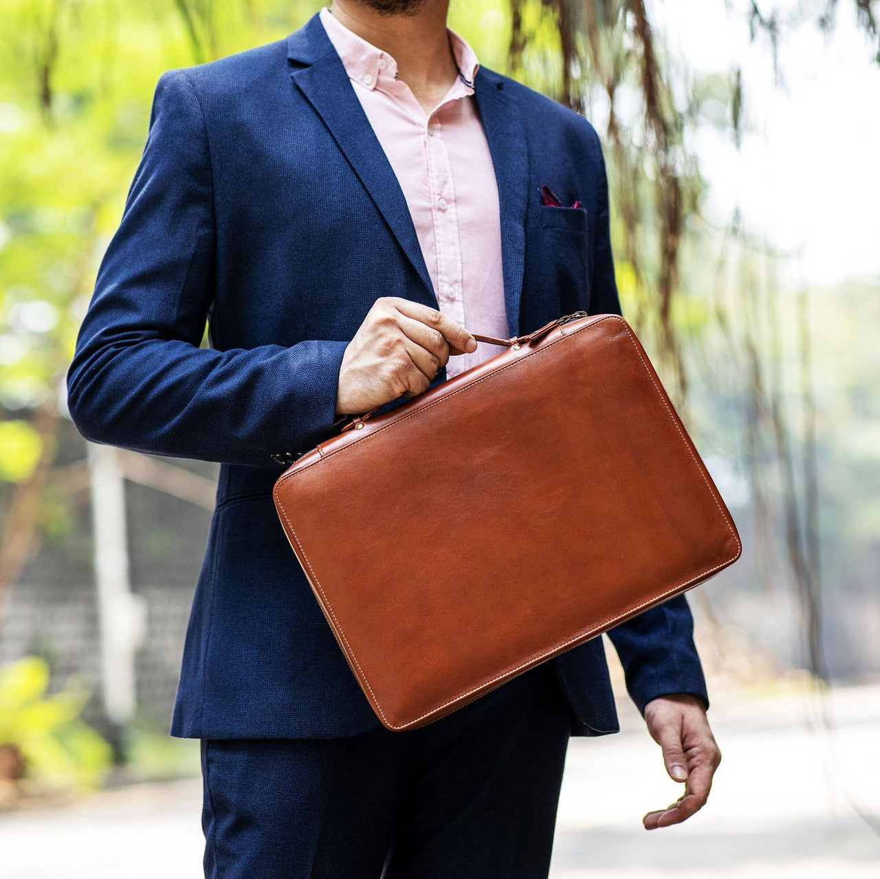 Leather portfolio case for laptop zippered