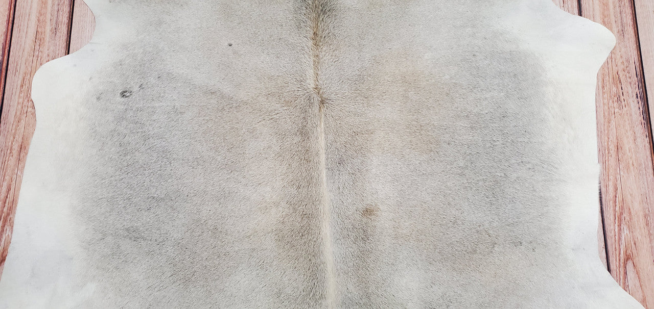 Upgrade your space with Cowhide Canada! Uncover elegance and style in our diverse range of cowhide rugs.