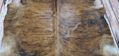 The diverse range of sizes make cowhide rugs great for larger spaces such as living rooms or bedrooms while smaller areas like narrow hallways can benefit from their long length and slim design.