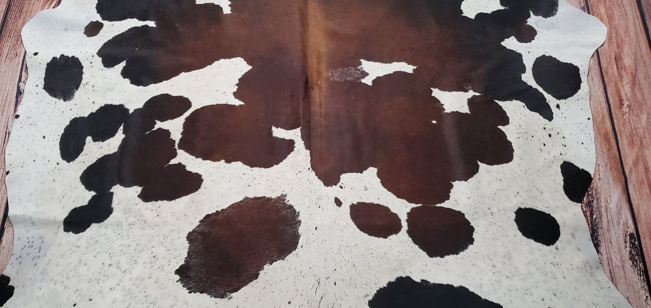Exotic Deep Shine Tricolor Cowhide Rug 7.5ft x 7ft