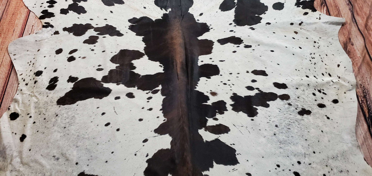 Amazing new large cowhide rug for my home office entryway is splendid. The color is exactly as advertised and the weight is excellent for my residence. The quality is simply excellent!