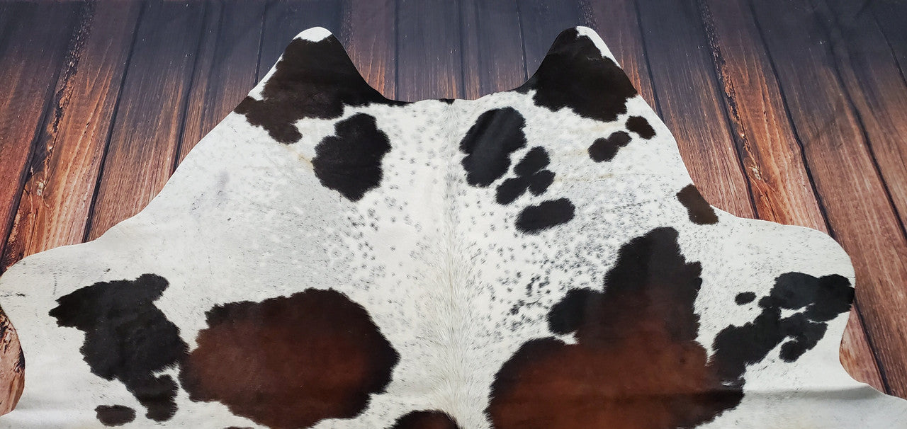 These cowhide rugs Canada will be perfect for staging your home, it will gives everyone around a chance to talk about.