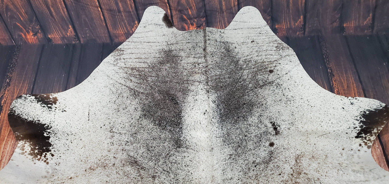 This cowhide rug in Canada will provide many compliments to your house, it really adds something to the decor, this is an extraordinary cowhide.