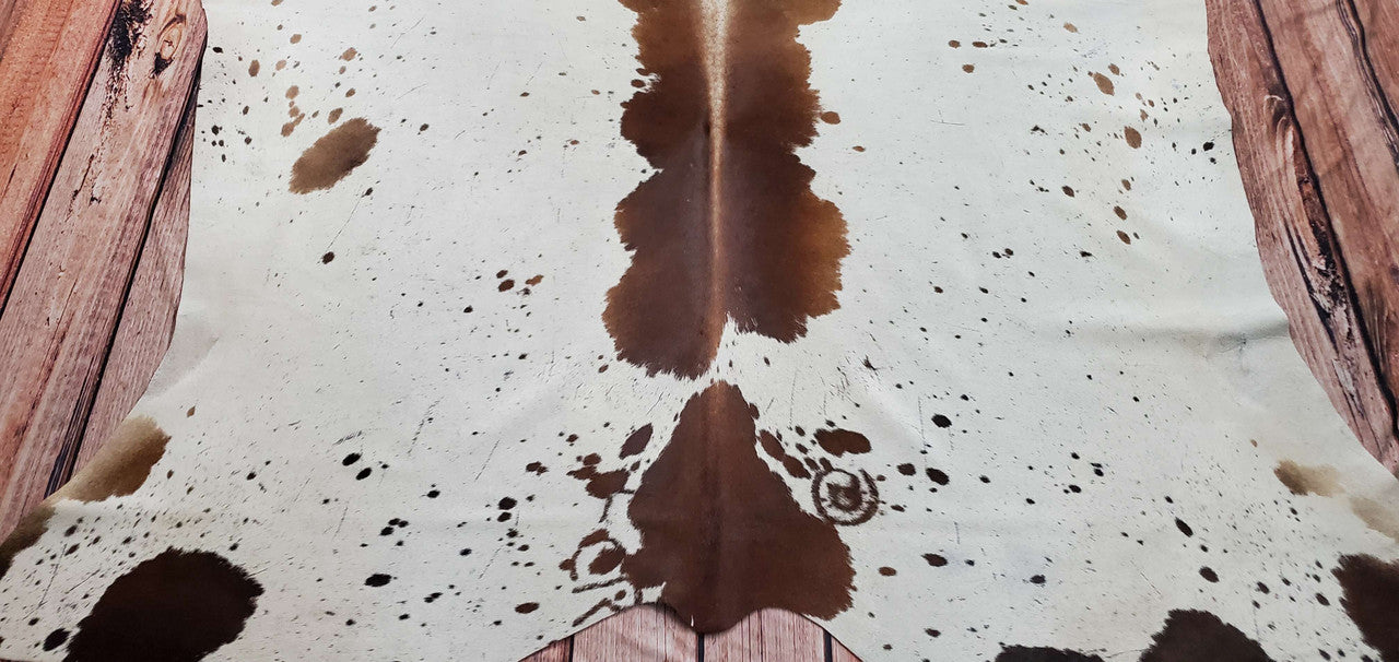 These cowhide rugs are free shipping all over the USA, and our clients in Miami loves it.