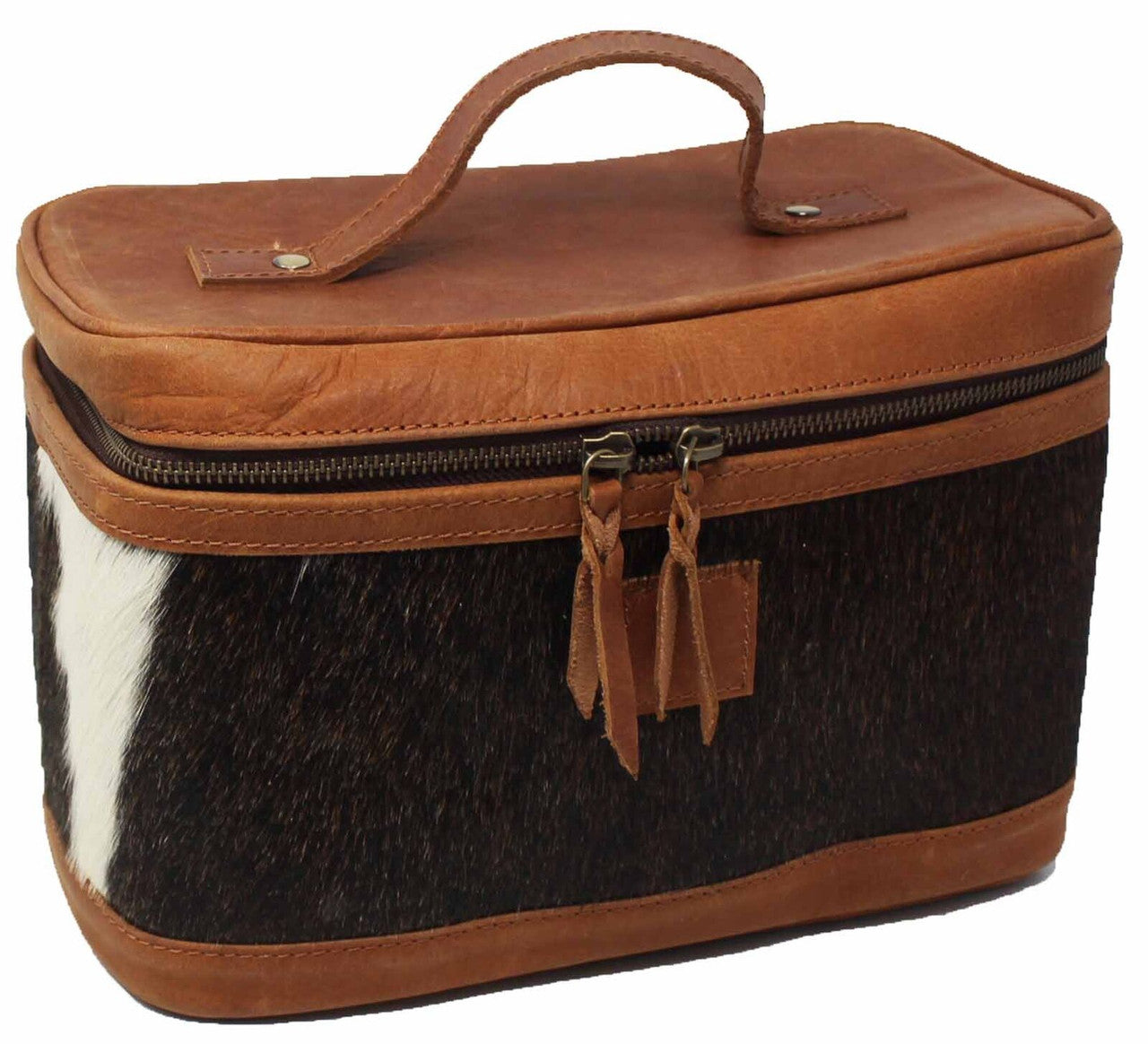 High-quality leather Dopp kit with dual zipper compartments and pencil holders, perfect for organizing cosmetics and toiletries.