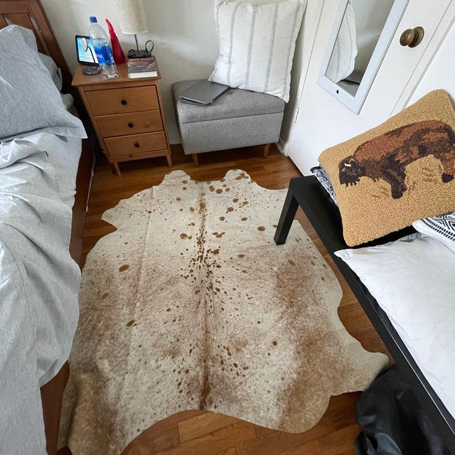 Bring a touch of western style to any room with real cowhide carpets. Enjoy the soft, smooth feel under your feet with these luxurious cow rugs - perfect for any home!