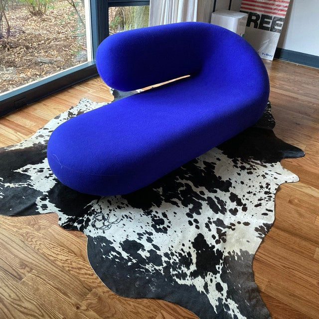 A stunning mix of brown tan makes this cowhide rug truly unique, it will add a touch of luxury to any room. The soft, supple texture of the cowhide is perfect for creating a cozy and inviting space.