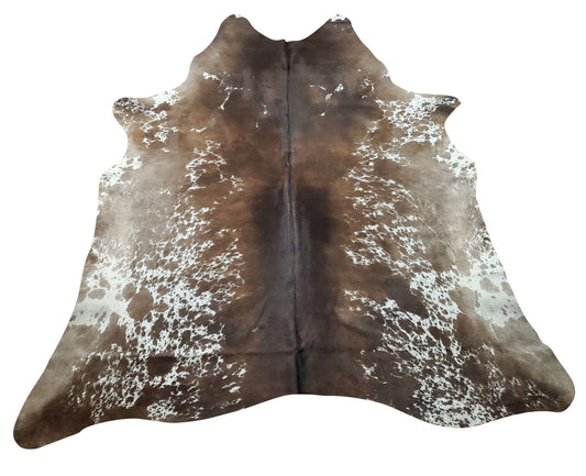 Furnishing your home with a salt pepper cowhide rug will enable you to enhance the dramatic aesthetic appeal of a fireplace, doorway, or other room.