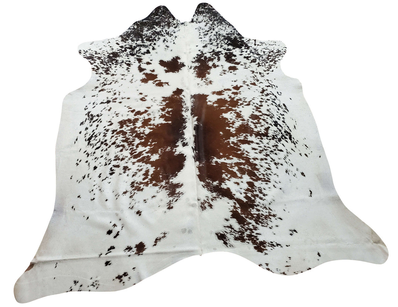 One of the most famous items of a room are cowhide rugs. This is perhaps not surprising, given the wide selection of patterns that we have in stock plus free shipping anywhere in Canada.

