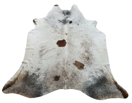 Large salt pepper cowhide rugs are lovely, highly durable and totally resilient, a touch of aesthetic for your interior or truck 
