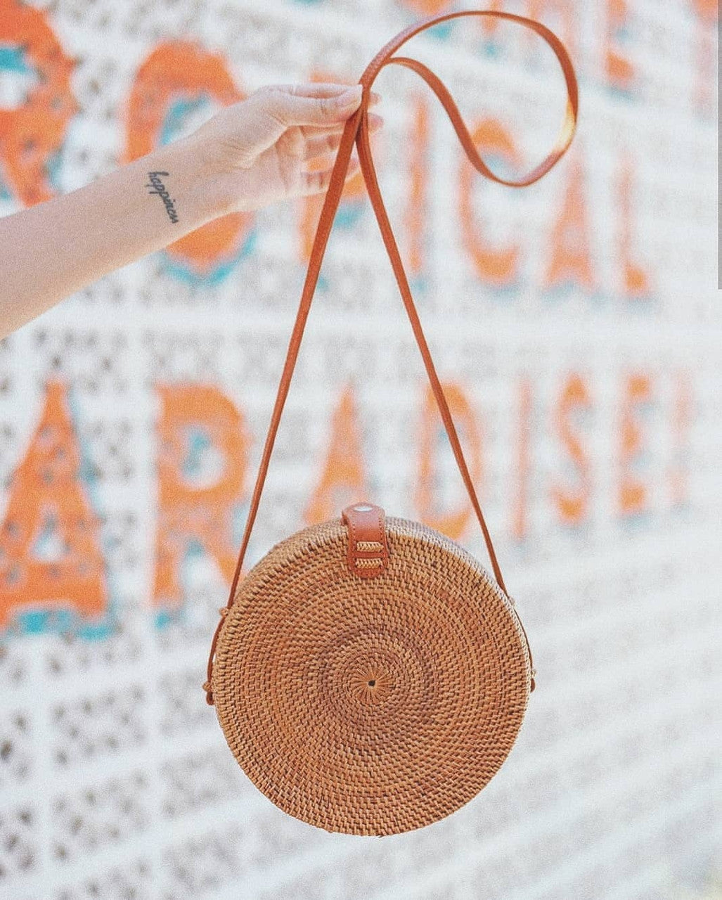 If you plan where to buy cheap rattan bags in bali then we can source you hand picked round straw bags in Canada direct from Bali and free shipping.
