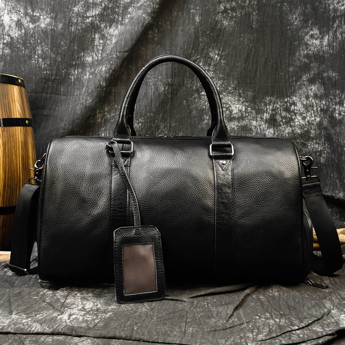 Men leather duffle bag with shoe compartment
