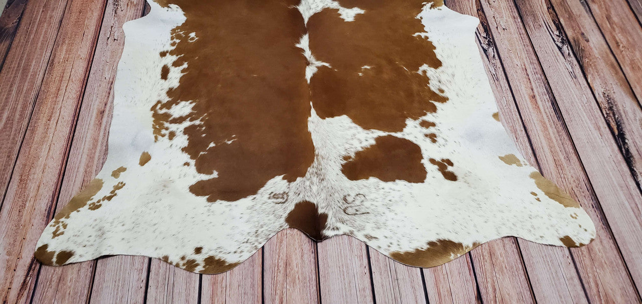 Add style and comfort to your home with these Canadian cowhide rugs! Perfectly shaped and ethically sourced, plus free shipping. Shop now for the perfect look.