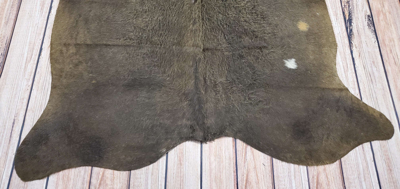 A cowhide rug is a great way to add a rustic look to your home. They are small, very soft and smooth, and have a natural, real look that will make your home look more inviting.