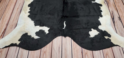 Discover the best selection of cowhide rugs in Canada. Shop our collection of handpicked, durable and stylish rugs to elevate your home decor.