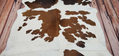 Bring luxury and style to your home with a beautiful cowhide rug. This stunning mix of brown, black and white is perfect for any décor, get it anywhere in Canada within one to four days.