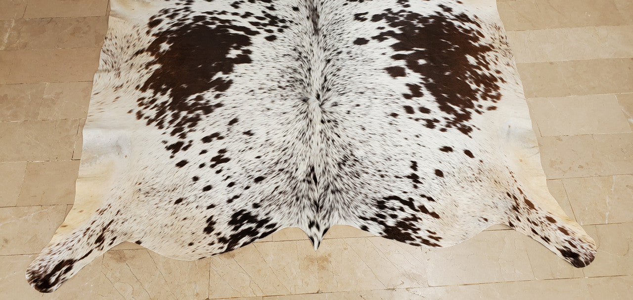 Look no further if searching for a cowhide rug in Canada, this is a superb option for home decor, due to how beautifully it provides a space an exotic feel not many materials and basic designs can achieve.
