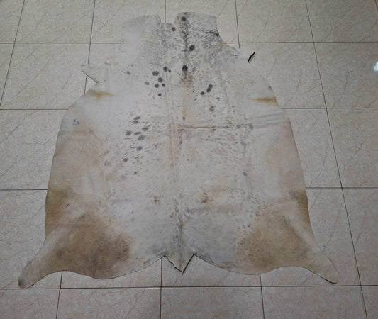 Small Natural Grey White Cowhide Rug 5ft x 5ft
