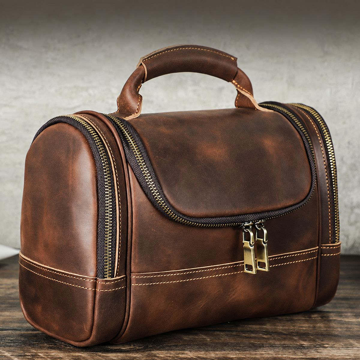 Men's Leather Bathroom Bag with Multi-Zip Travel Storage