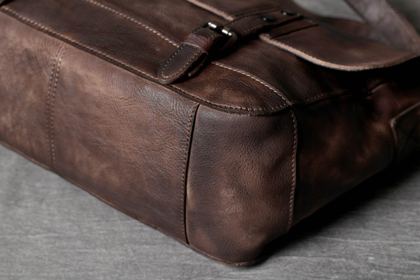 Vintage Genuine Leather Men’s Messenger Bag Crossbody