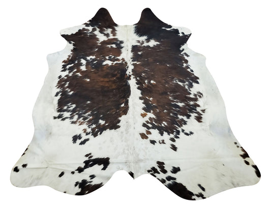 These cowhide rugs dark brown are stunning and great for indoors or outdoors in your farmhouse kitchen or your cottage. 