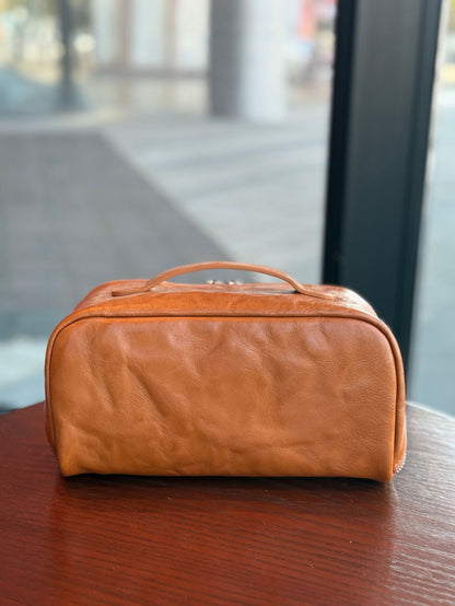 Leather Cosmetic Bag in Tan Top-Grain Cowhide for Travel
