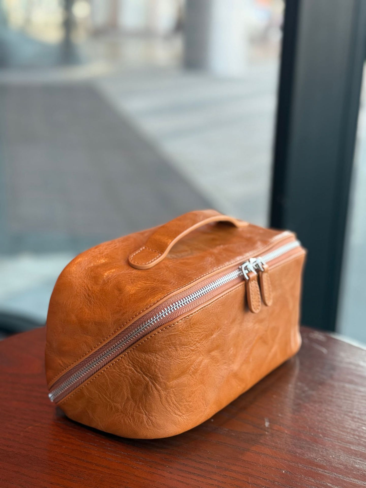 Leather Cosmetic Bag in Tan Top-Grain Cowhide for Travel