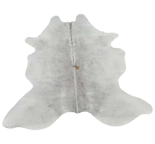 These light grey cowhide rugs are great for outdoors like southern wedding or rodeo day, ready to take high foot traffic.