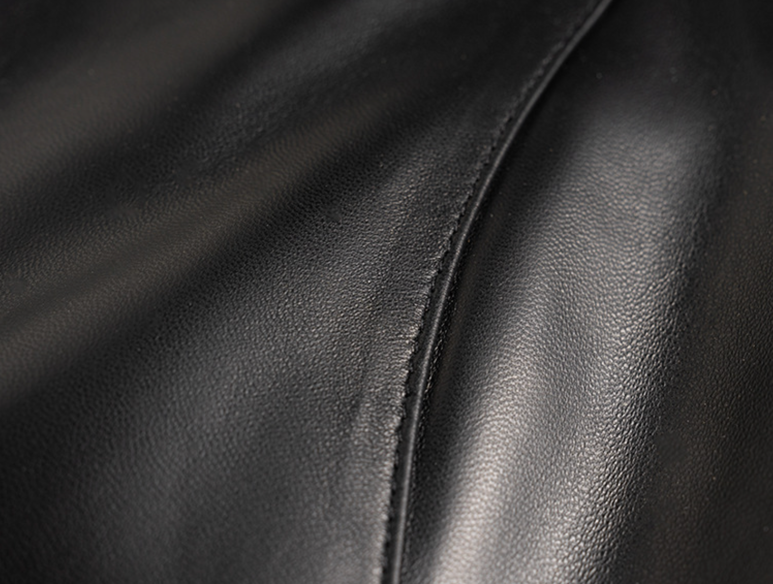 Women's black genuine leather mini skirt