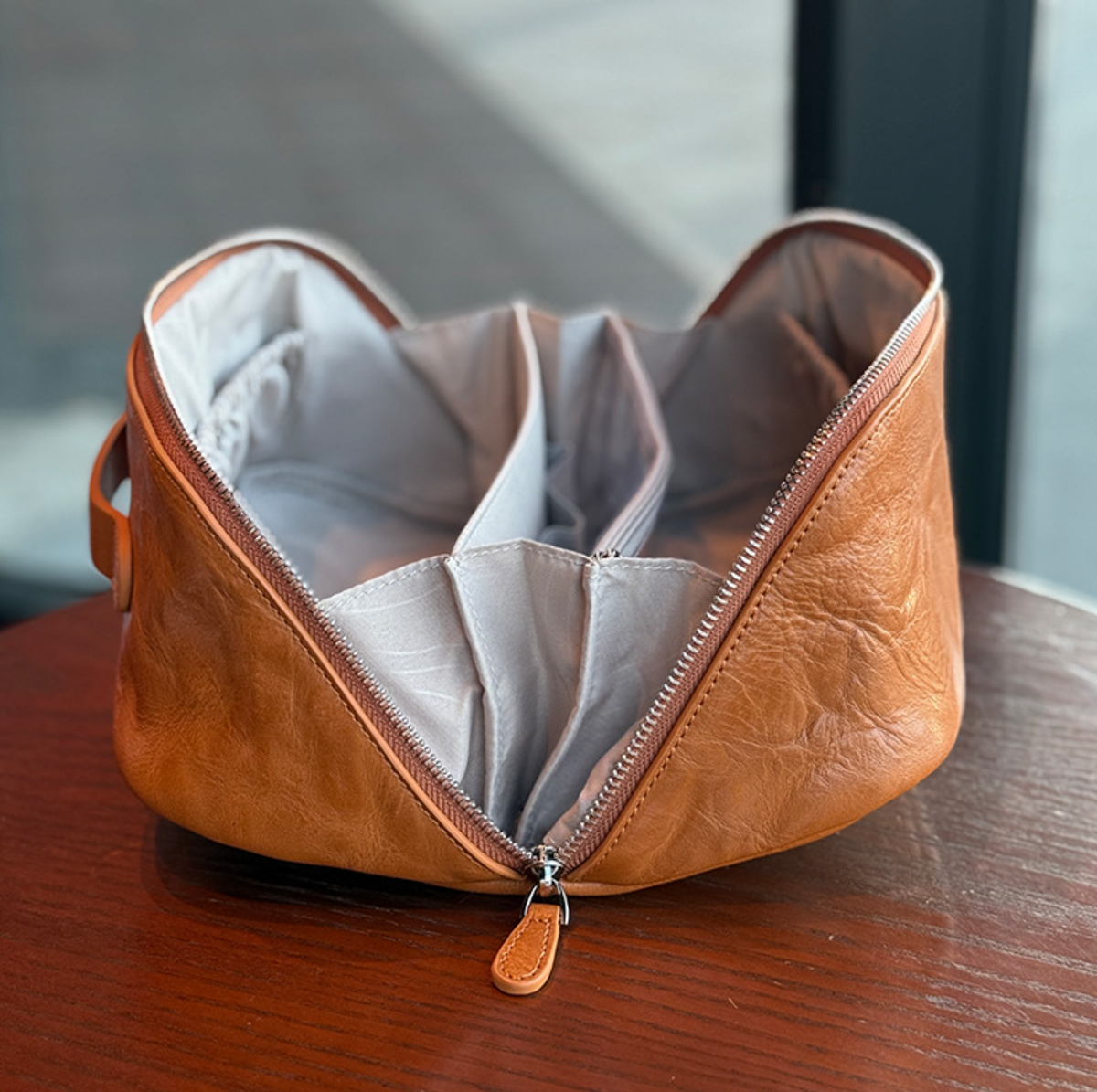 Leather Cosmetic Bag in Tan Top-Grain Cowhide for Travel