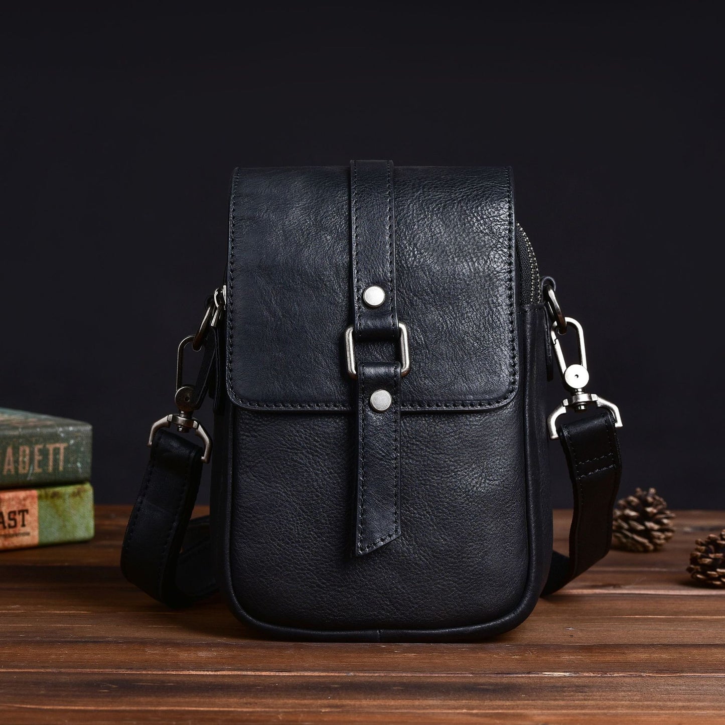 Retro top grain leather crossbody sling bag for daily carry
