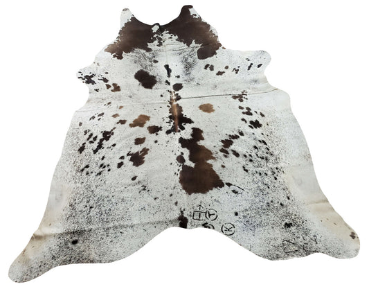 Our cowhide rugs Montreal looks great in high traffic area and does well, these are durable and very long lasting, you will love these cow skin rugs.