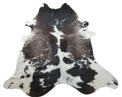 Large Brazilian cowhide rugs online in amazing discounted prices for your home. Nothing feels better than a gray-white cowhide rug in a modern home, and looks welcoming so you might opt to sit on them.
