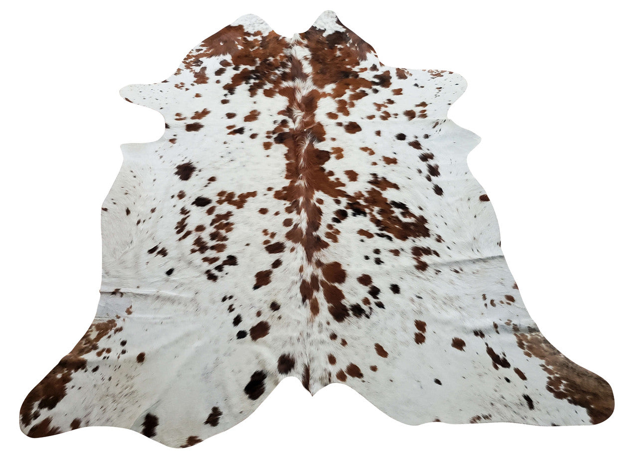 Keep the boring vibes at the bay and buy this medium cowhide rug in a beautiful salt and pepper pattern, it will be great for any space either modern or oldy.  