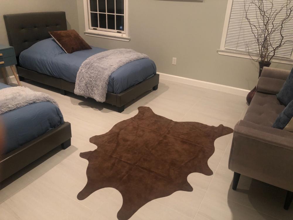 Cowhide rugs By Decor Hut